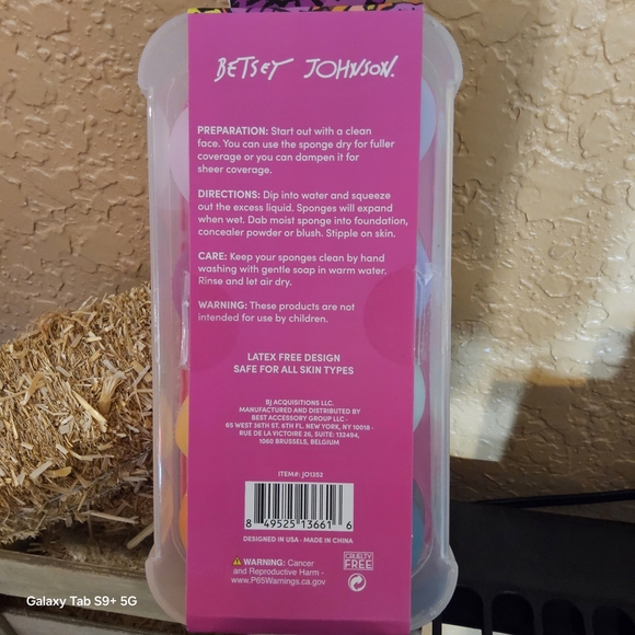 Betsey Johnson Pink Beauty Sponges Set - Picture 5 of 5
